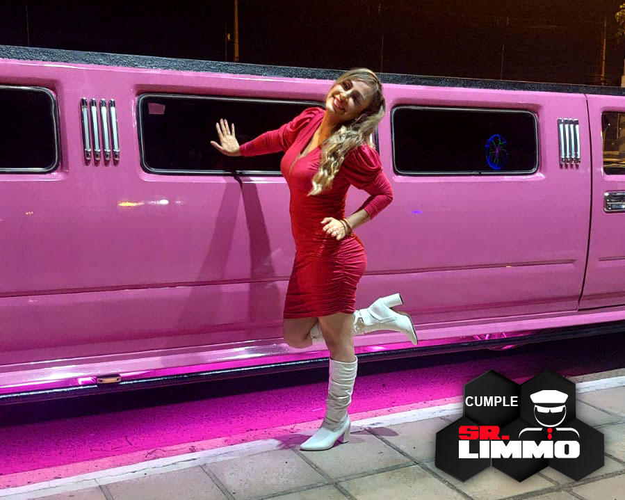 srlimmo's tweet photo. Un #cumple increíble y especial con la #PinkHummer de SR LIMMO #BarbieHummer 🩷💖
#hummer #limmo #limousine https://t.co/tkcDLebSqF