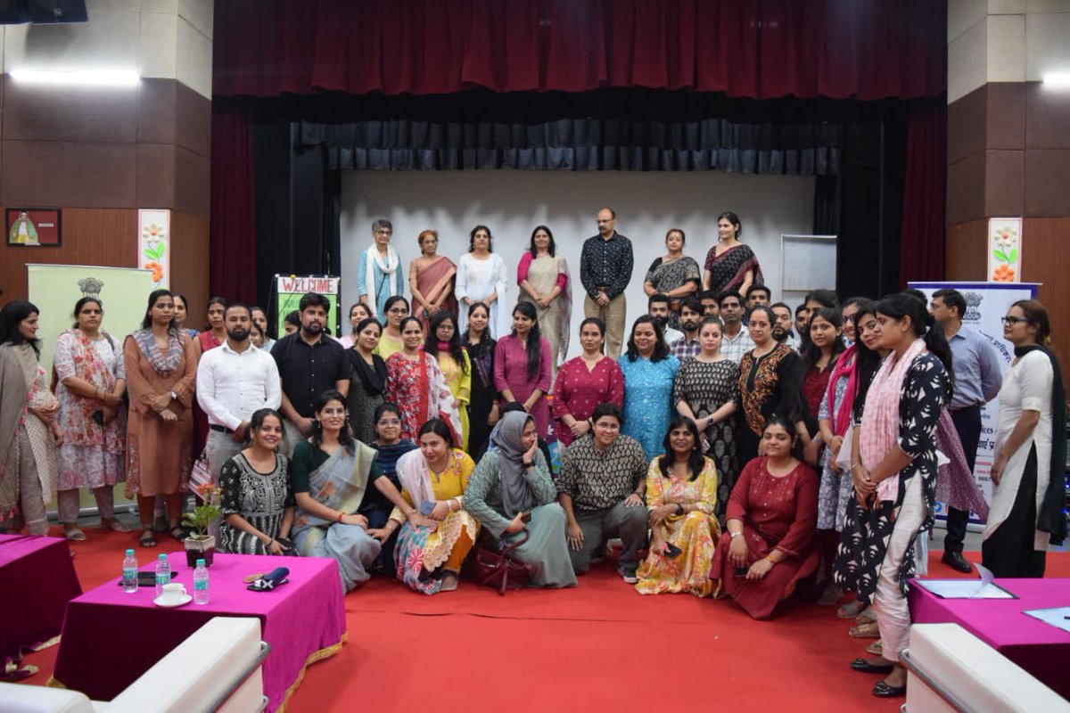 Neerja58336656's tweet photo. Sh Himanshu Gupta Sir IAS , Director edu  wd sh Vinod ku ,Ld Pl secretary DLSA Dist C/ W as Chief guests at the launch of the prg Arushi- Ummeed ki Kiran by DLSA  an initiative of DOE  &amp; DLSA thru EVGB @gupta_iitdelhi @DSLSA_DELHI @NALSALegalAid https://t.co/xBT8Iwr7e3