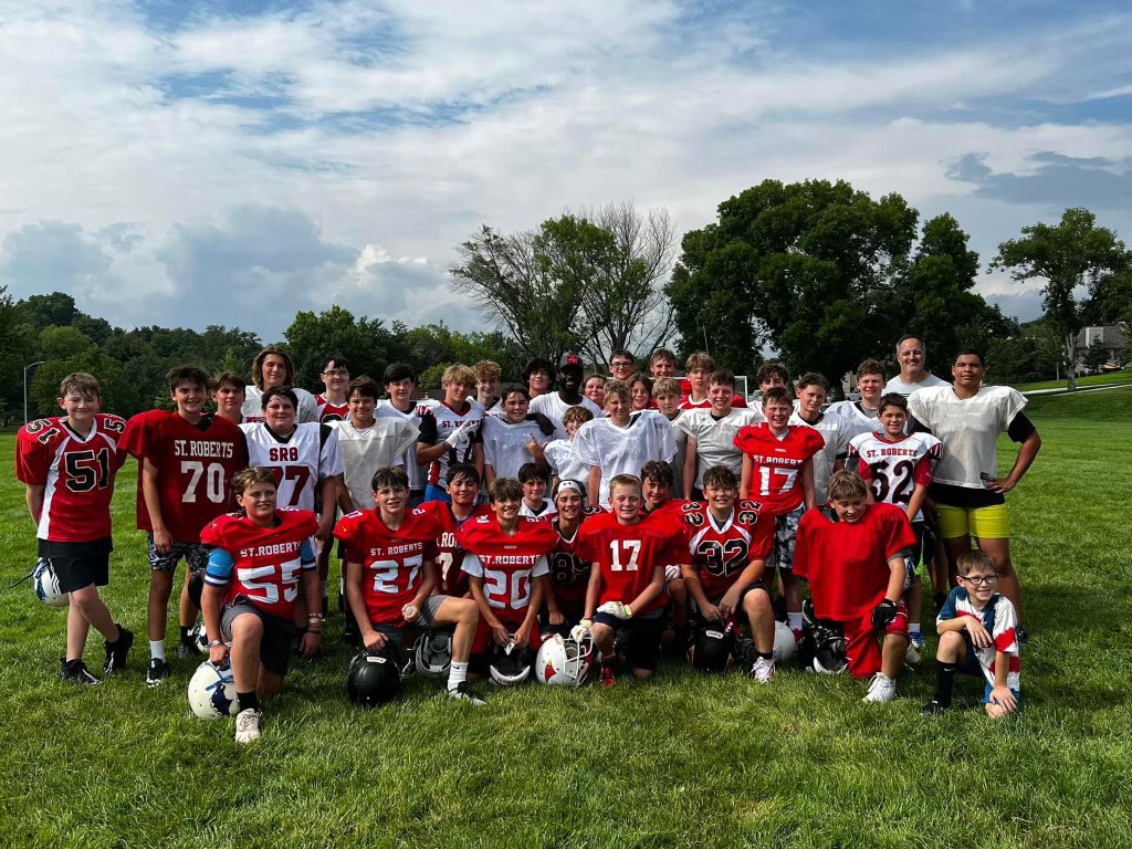 DavidNoonan14's tweet photo. Terence Crawford stopped by my 12 year old sons football practice today.  One of the most humble and inspiring people I have ever met.  We all know he is the World Champ in boxing but he is also a World class person.  What a great role model for kids and person to represent Omaha https://t.co/RkUA3GZLeG