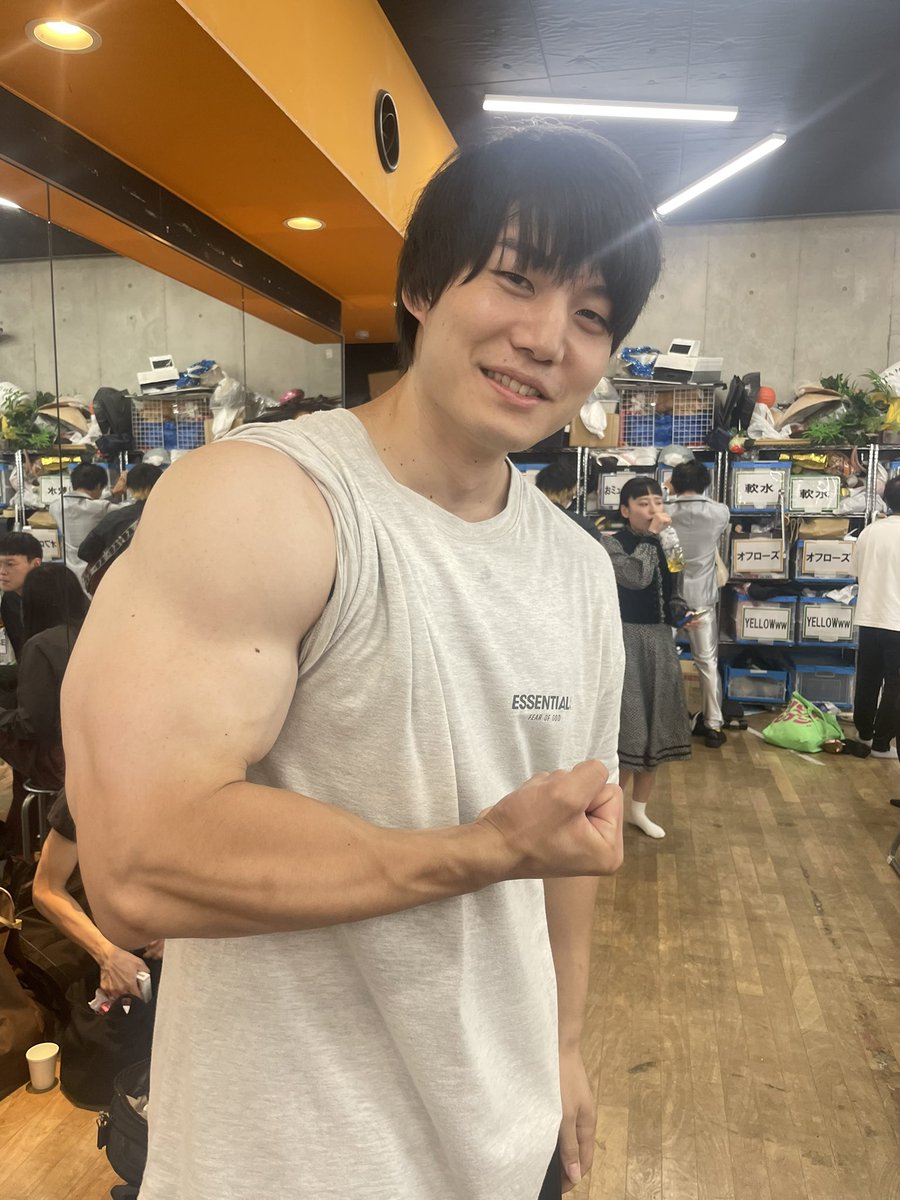 東京NSC27期、かけおちというトリオの青木マッチョと申します。 愛知