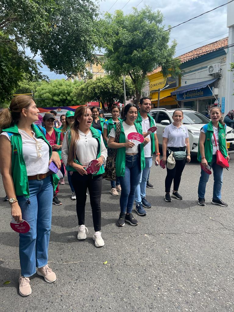 Hoy como @ICBFColombia, acompañamos  al ministro @velascoluisf, quien lanzó la campaña #DeQuéTrataLaTrata en la ciudad de #Cúcuta, de esta manera seguiremos trabajamos junto a ellos para prevenir y luchar contra este delito, que afecta a niñas, niños, adolescentes y jóvenes.