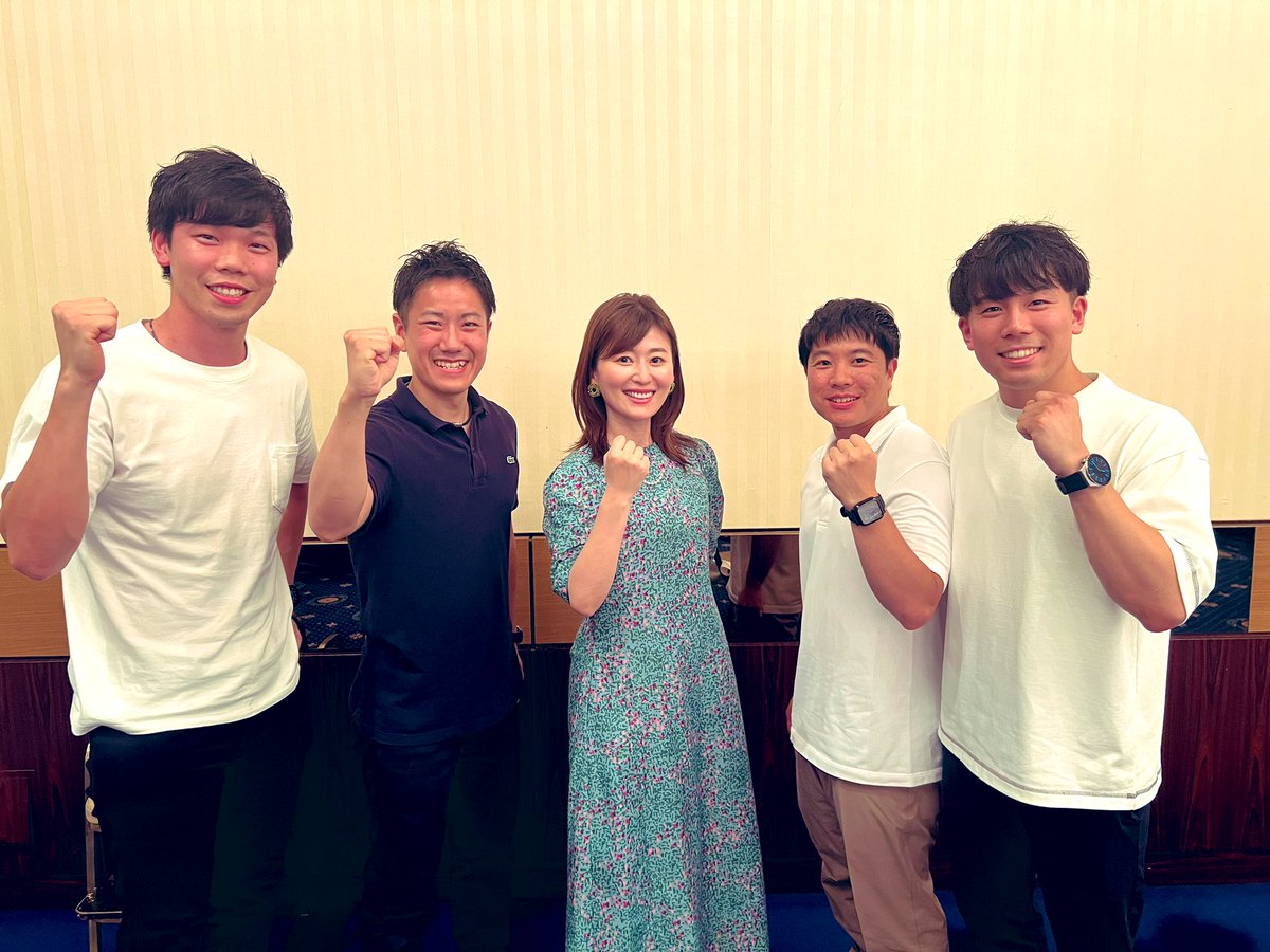 kuniimisa_ana's tweet photo. 現在開催中の
『どうぎんカーリングクラシック2023』

生中継で試合が見られますよ🥌✨
過去の試合もアーカイブにて😉
https://t.co/Exx2xuUIoZ

新千歳空港大型ビジョンで放映中の
北海道ふるさと遺産で取材させてもらった
『キットカーリングクラブ』
＠curling_KiT 

好青年たちの集まりです🥹✨ https://t.co/za5Gc1k4t2