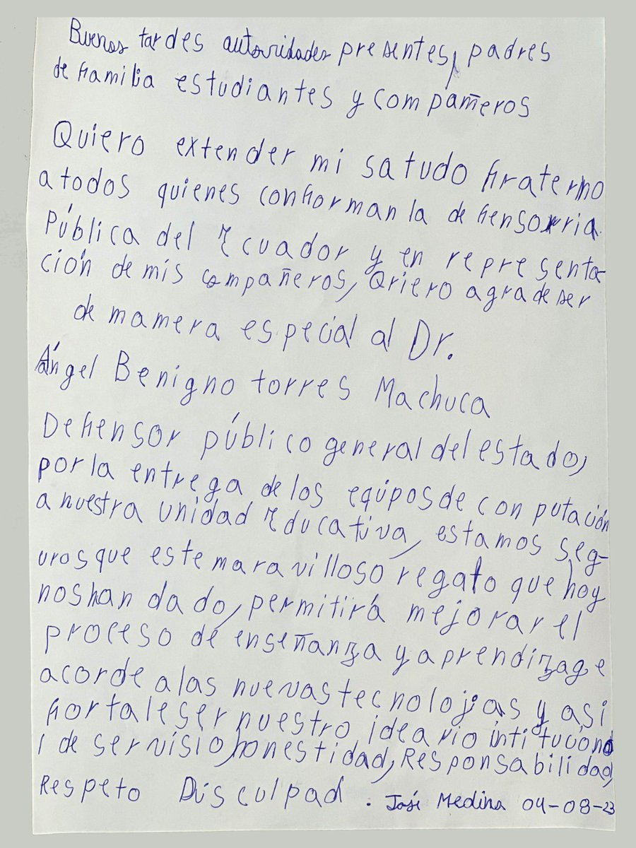 DefPublicaEC's tweet photo. 📍 #AgendaEnTerritorio

Durante la jornada llena de alegría y emociones, el pequeño José Medina, estudiante de la Unidad Educativa “Emiliano Abendaño González”, dirigió unas palabras a nuestro Defensor Público General, @AngelTorresDPG, agradeciendo la donación de los equipos de computación 💻 y señaló que, “Este maravilloso regalo permitirá mejorar el proceso de enseñanza” en su institución.

#ElTambo 
#Loja
#EnBeneficioDeLaComunidad 👨‍👩‍👧‍👦