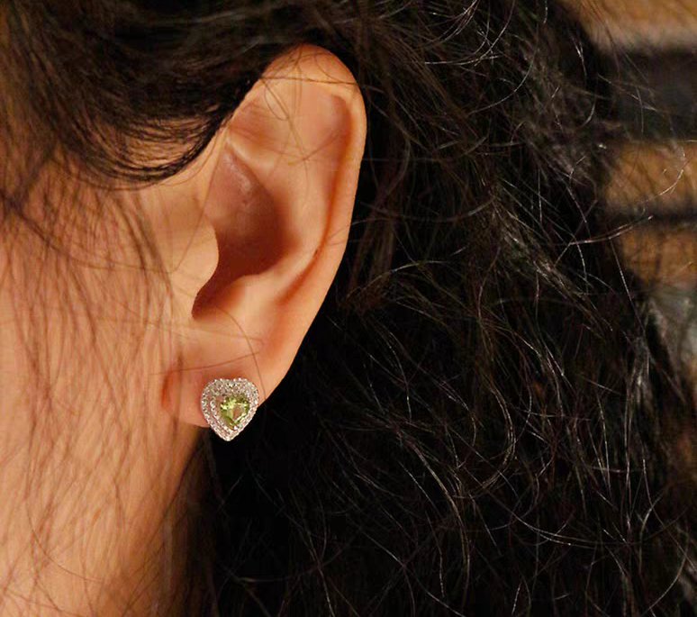 maruru_craft's tweet photo. #新作
「Oz　オズの国」
ピアス

#ペリドット
#天然石
#ハンドメイドアクセサリー
#8月誕生石

https://t.co/aEHPfhm7BJ https://t.co/1JGGSDACG2
