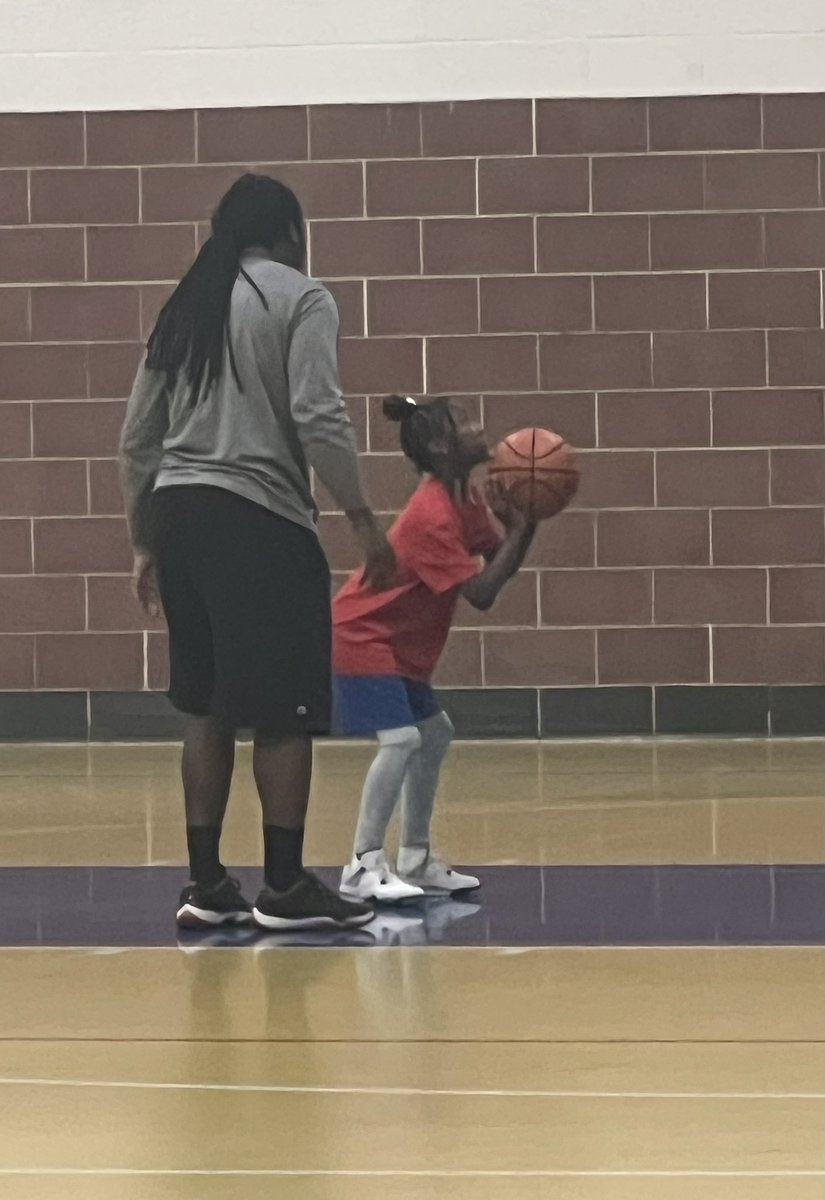 ImaniNichols34's tweet image. Back in the lab…#classof2034 …. Fundamentals is 🔑 ‼️Thanks @CoachVez4