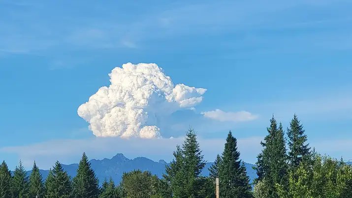 Saw this driving home today, and assumed it was a wildfire.  Apparently people around me all thought a volcano was erupting...something I would never consider.  We shall see if my lack of awareness of living near volcanoes is a good thing for my sanity or not