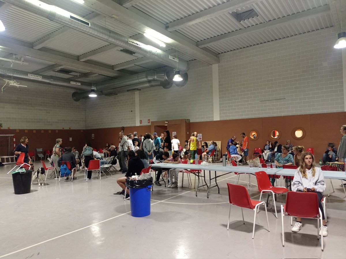 A resguard al pavelló a mercè del vent, és molt trist #colera #portbou <a href="/bomberscat/">Bombers</a> <a href="/emergenciescat/">Protecció civil</a>