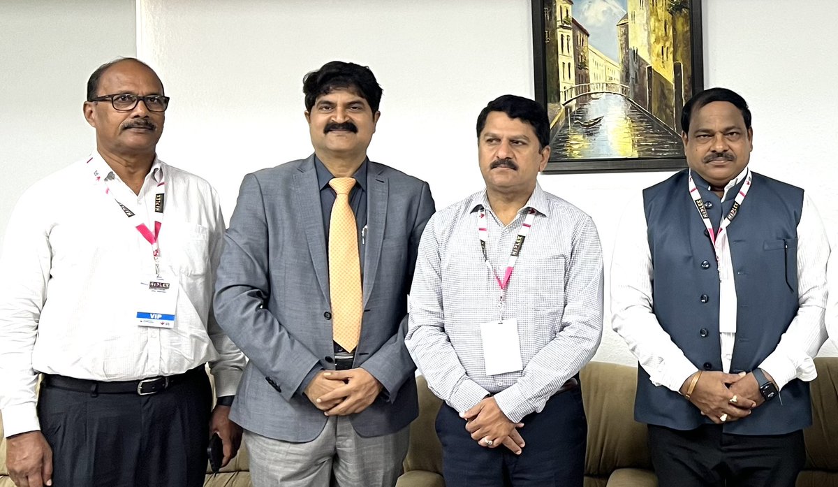 ChakrvarthiAVPS's tweet photo. South India’s largest International plastic expo #hiplex2023 
Inaugurated at @CentreHitex by @TSIICLtd VC &amp; MD Shri @VenkatNReddyE 20,000 sqm 400 exhibitors showcasing range of products in plastics. @KTRBRS @jayesh_ranjan @MinisterKTR #hiplex #TAAPMA @FTCCI  @TelanganaPolicy https://t.co/AKdjkfRat1