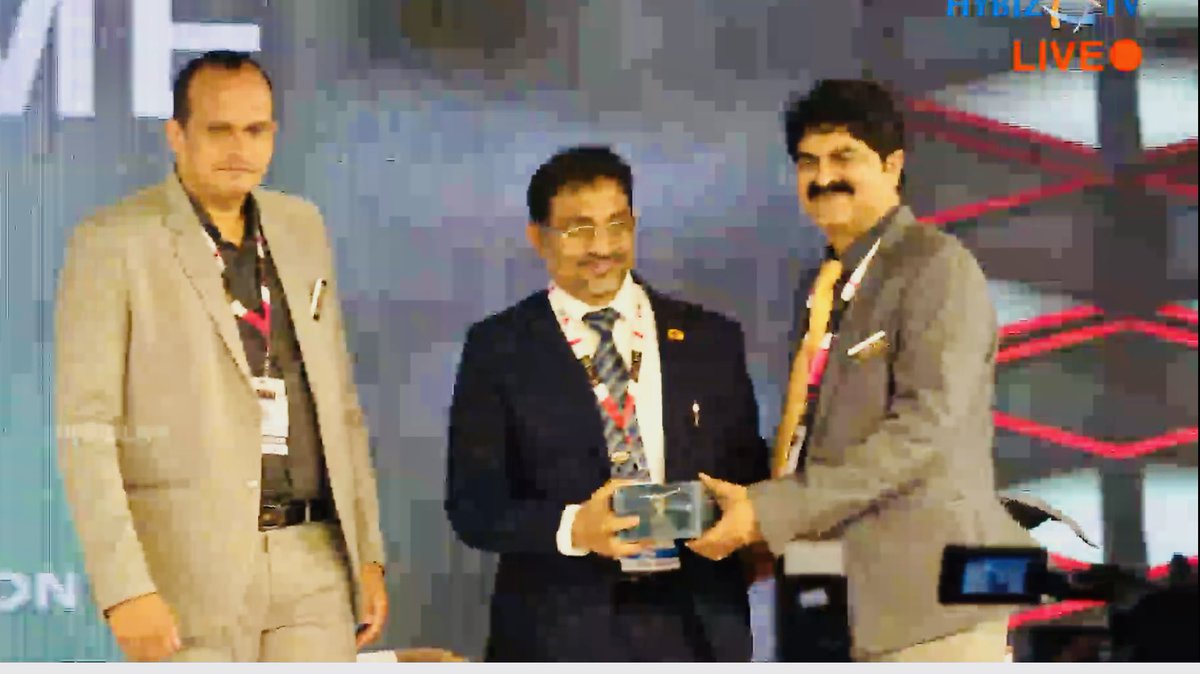 ChakrvarthiAVPS's tweet photo. South India’s largest International plastic expo #hiplex2023 
Inaugurated at @CentreHitex by @TSIICLtd VC &amp; MD Shri @VenkatNReddyE 20,000 sqm 400 exhibitors showcasing range of products in plastics. @KTRBRS @jayesh_ranjan @MinisterKTR #hiplex #TAAPMA @FTCCI  @TelanganaPolicy https://t.co/AKdjkfRat1