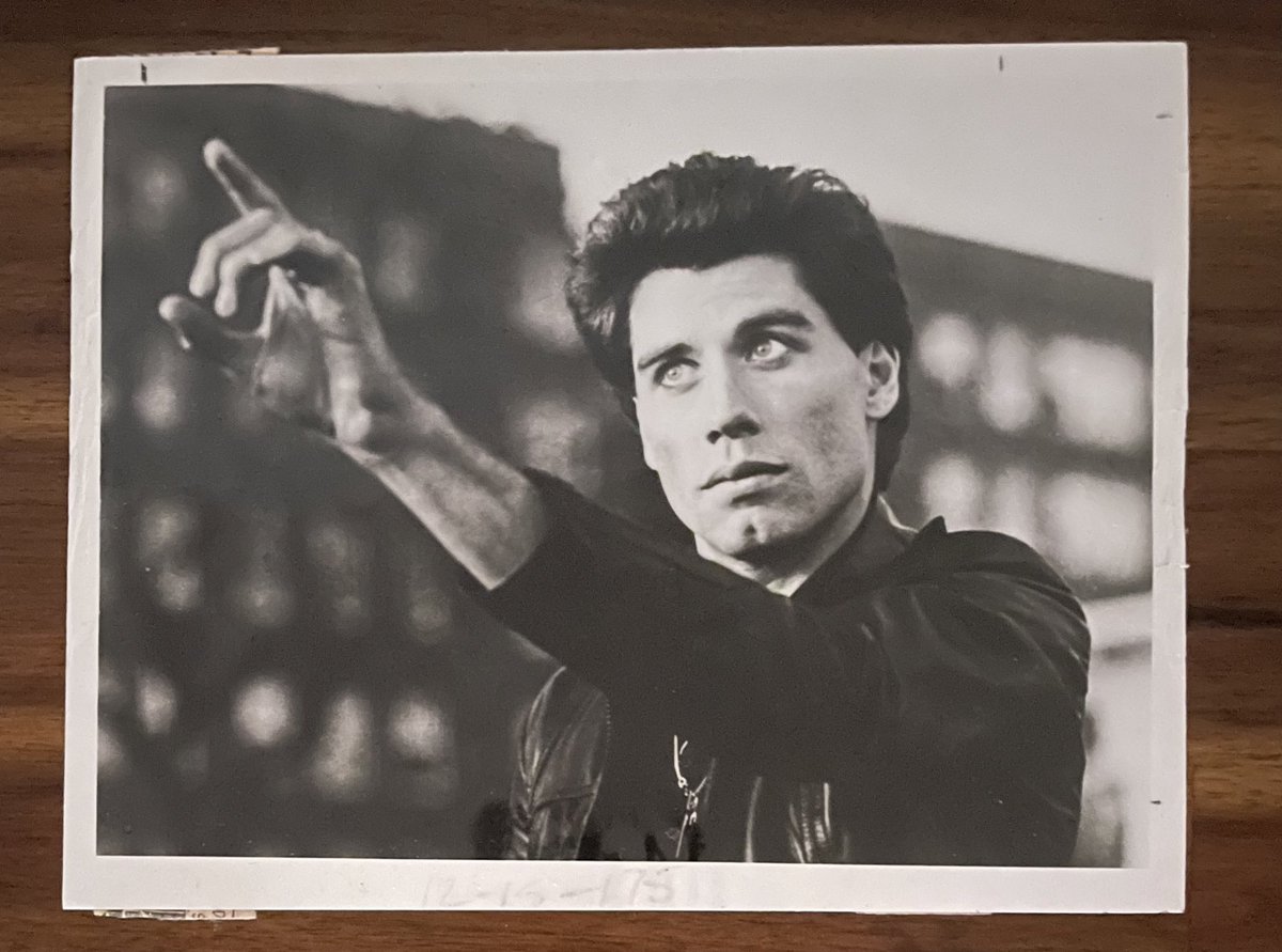 FunCityEdition's tweet image. Not an FCE title but a cool, vintage publicity still from one of the Fun City all-timers. #SaturdayNightFever #JohnTravolta #FunCity #TonyManero #DirtyOldNewYork #BayRidge