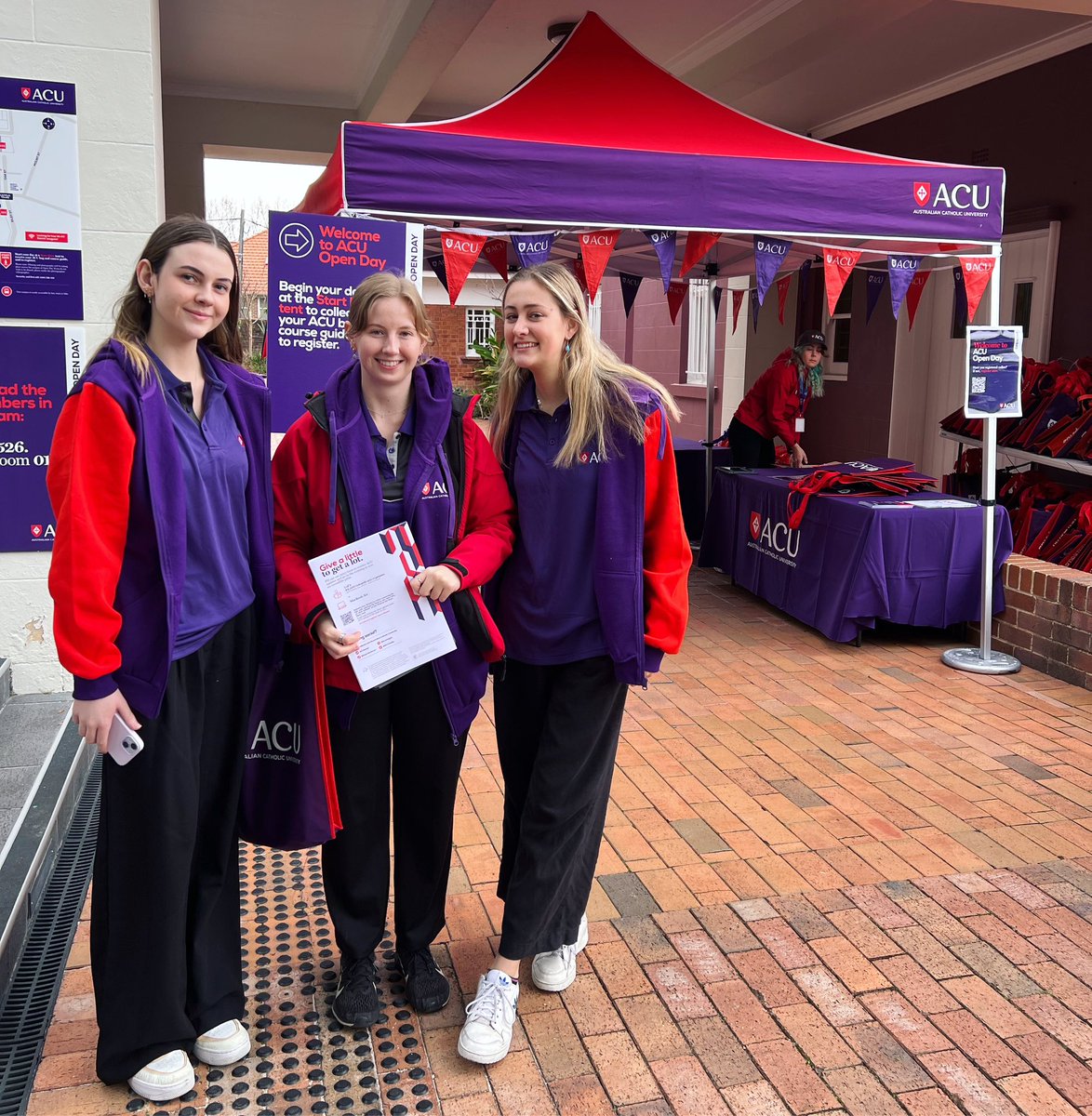 ACUmedia's tweet photo. North Sydney Open Day! If you couldn’t make it today, you can check out our Instagram stories @acuimages or learn more about https://t.co/SBK0m1hWFF #acuopenday https://t.co/f7Xyyi1r1n