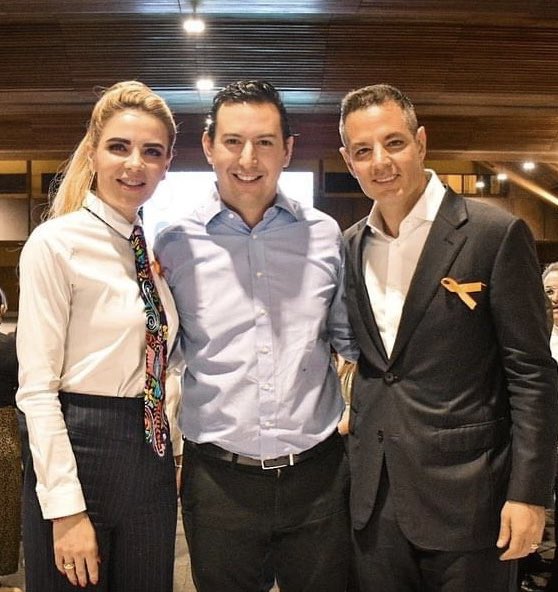 Mtro. <a href="/alejandromurat/">Alejandro Murat</a> le envío un fuerte abrazo por su cumpleaños, que sea un año de mucha salud y alegrías junto a su familia.

¡Qué su camino siga con grandes éxitos! 

Felicidades