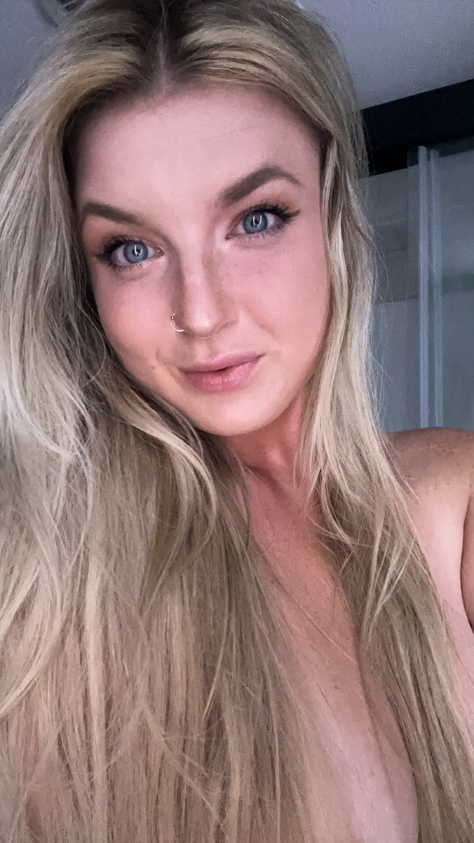 CassSumm's tweet photo. Yay for Friday! 😇 https://t.co/BAQZHAQOxt