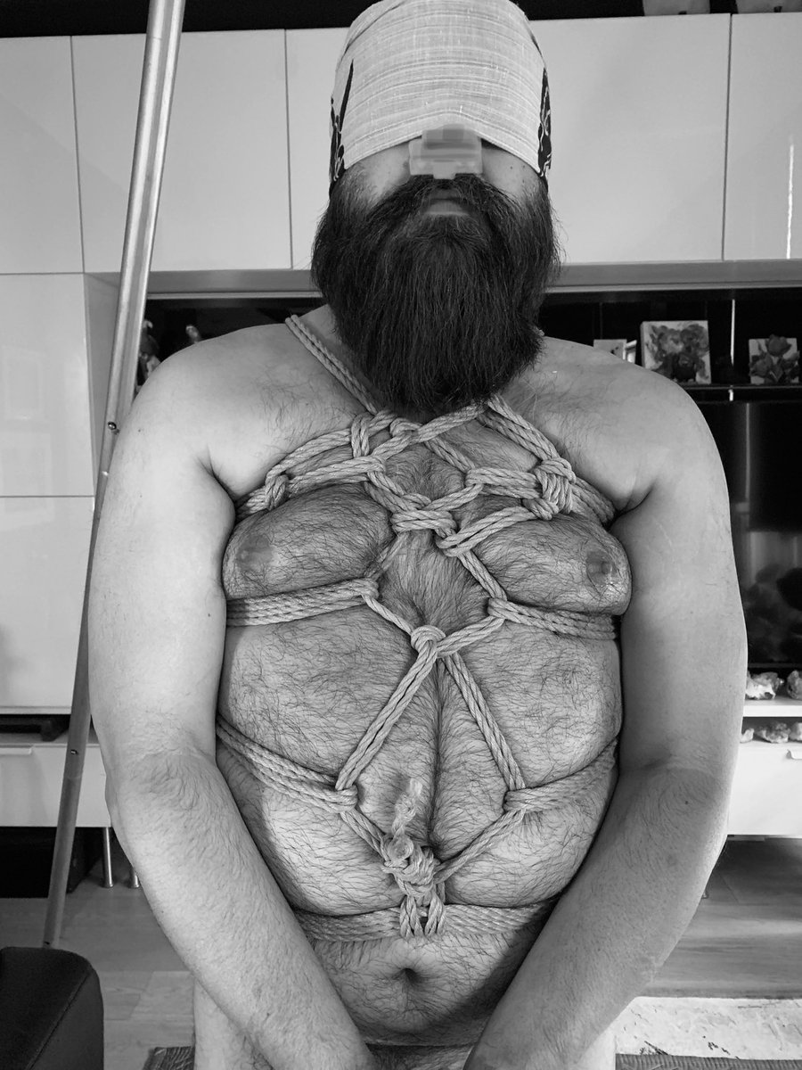 JonTheRigger's tweet photo. Pride Sunday in Vancouver, so I have to find a way to make up my practice with a Friday pm Shibari scene.

#shibaricommunity #shibariropebondage #shibarivancouver #bearsinropes #representationmatters https://t.co/OdLE4N4lPK