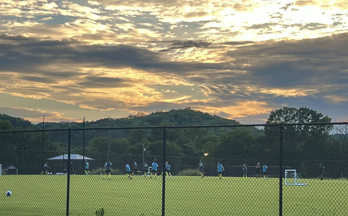 kj52011's tweet photo. Great training tonight and game day tomorrow! ⚽️ 😂#NSCAcademyU13 https://t.co/DvdKsAddyt
