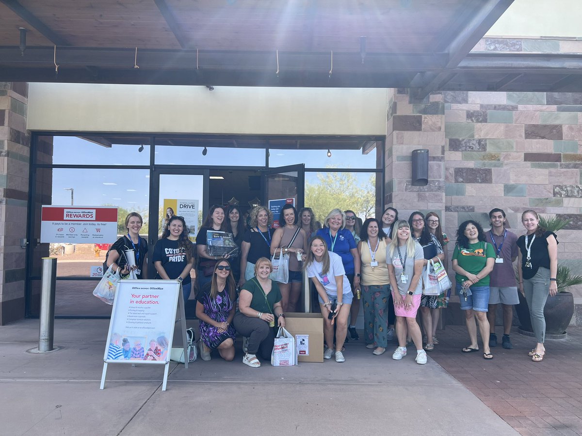 CCUSD_93's tweet photo. A huge shout out goes to Office Max at The Summit for sponsoring DSA. Our teachers loved picking out supplies on Thursday morning. Thank you for the delicious breakfast too! #WeAreDSA @OfficeMax https://t.co/wgOebGigeM