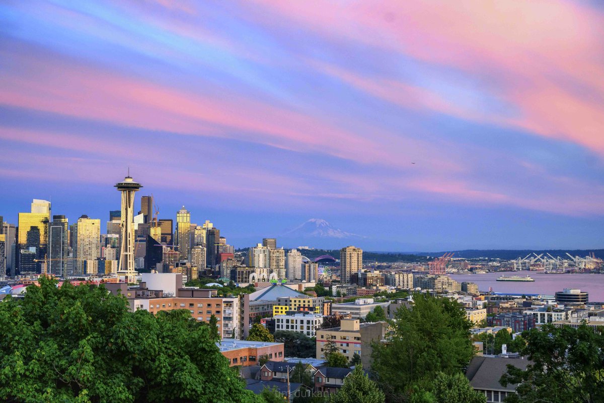 timdurkan's tweet photo. From Seattle tonight https://t.co/k9bs4bpA3t
