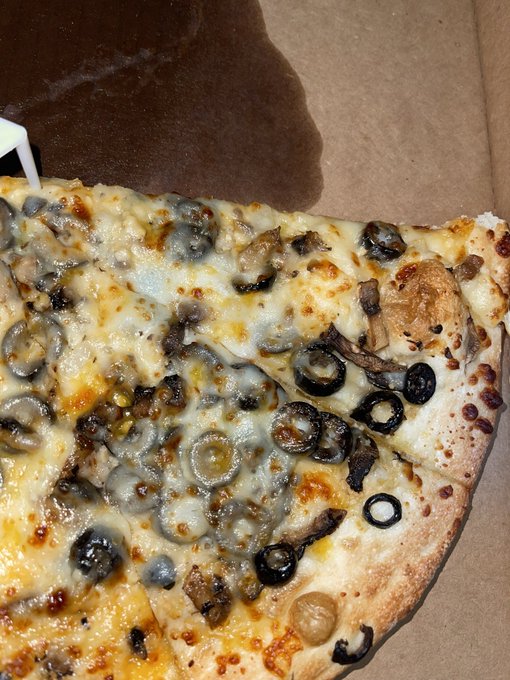 Slice &amp; Dice, Pizza Time!!! 🍕 💋💕 https://t.co/QDmz7Ragu4<a href="/tag/onmfc"class="tags"><span>#onmfc</span></a>