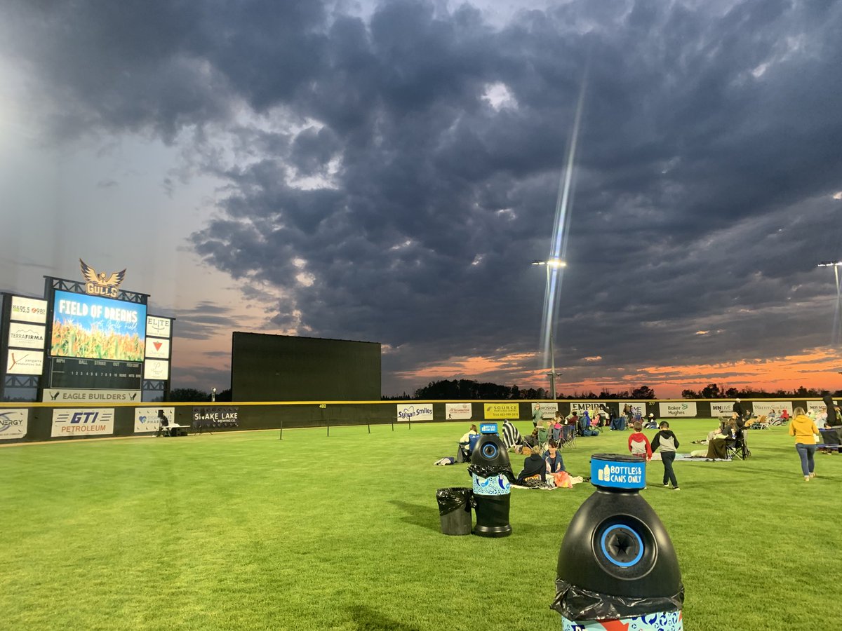 EricFrancis's tweet photo. Phenomenal idea and evening here in Sylvan Lake where the Gulls baseball team is showing Field of Dreams tonight at their quaint field of dreams, nestled amongst the canola fields. 
⁦@SylvanLakegulls⁩ https://t.co/cKtLl8ueIs