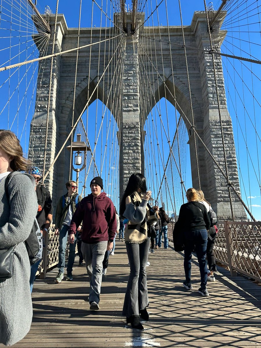 AnnaWojj's tweet photo. WelcometoNewYork☀️ BFF shot me when it was a really nice day #NewYork #BrooklynBridge https://t.co/SEkHLmQu3F