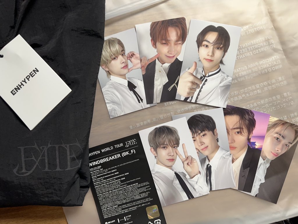 cinnamonkeu's tweet photo. — #LowisCollects 

FATE Windbreaker is here!! this is already my 14658267th purchase from them so idk what to say atp HAHAHAH basta bili na kayo kay unnie 🤣

thank you po!! @LoveUnniePH 💗

💌 #LoveUnnie_Feedback https://t.co/J5fICwWWJh