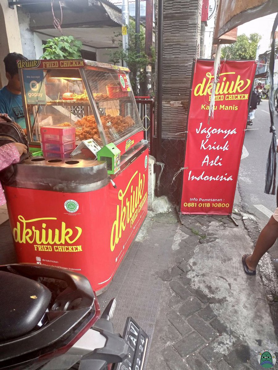 tanyarlfes's tweet photo. Tanyarl menobatkan dkriuk menjadi salah 1 fried chicken terenak di Indonesia, terutama yg hot itu ga ada obat.

Yg inisial hisana, sabana, dbesto pun lewat https://t.co/jWCmW4UVMx
