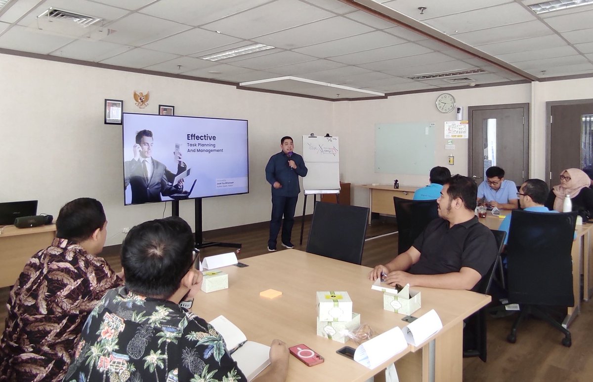 JazakYA's tweet image. Alhamdulillah, Happy Productive Weekend, deliver Managing Tasks and Productivity in Supervisor Development Program (SDP) 
#productivity #managingproductivity #tasksmanagement #supervisorjobs  #timemanagementskills