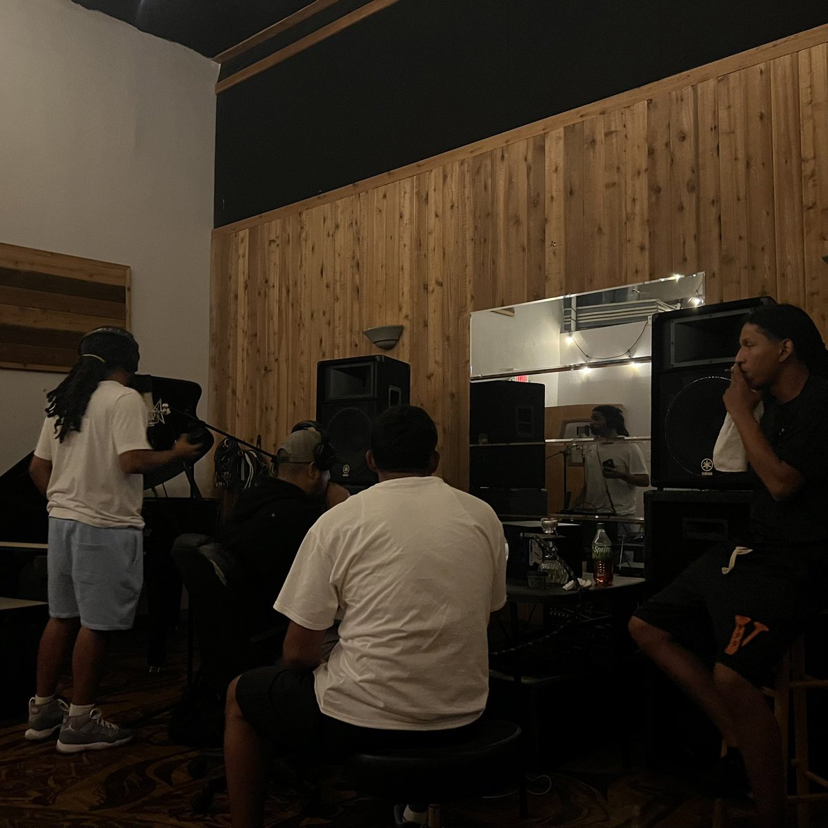 figibeats's tweet photo. [12:17] https://t.co/CCGwzDYl3A