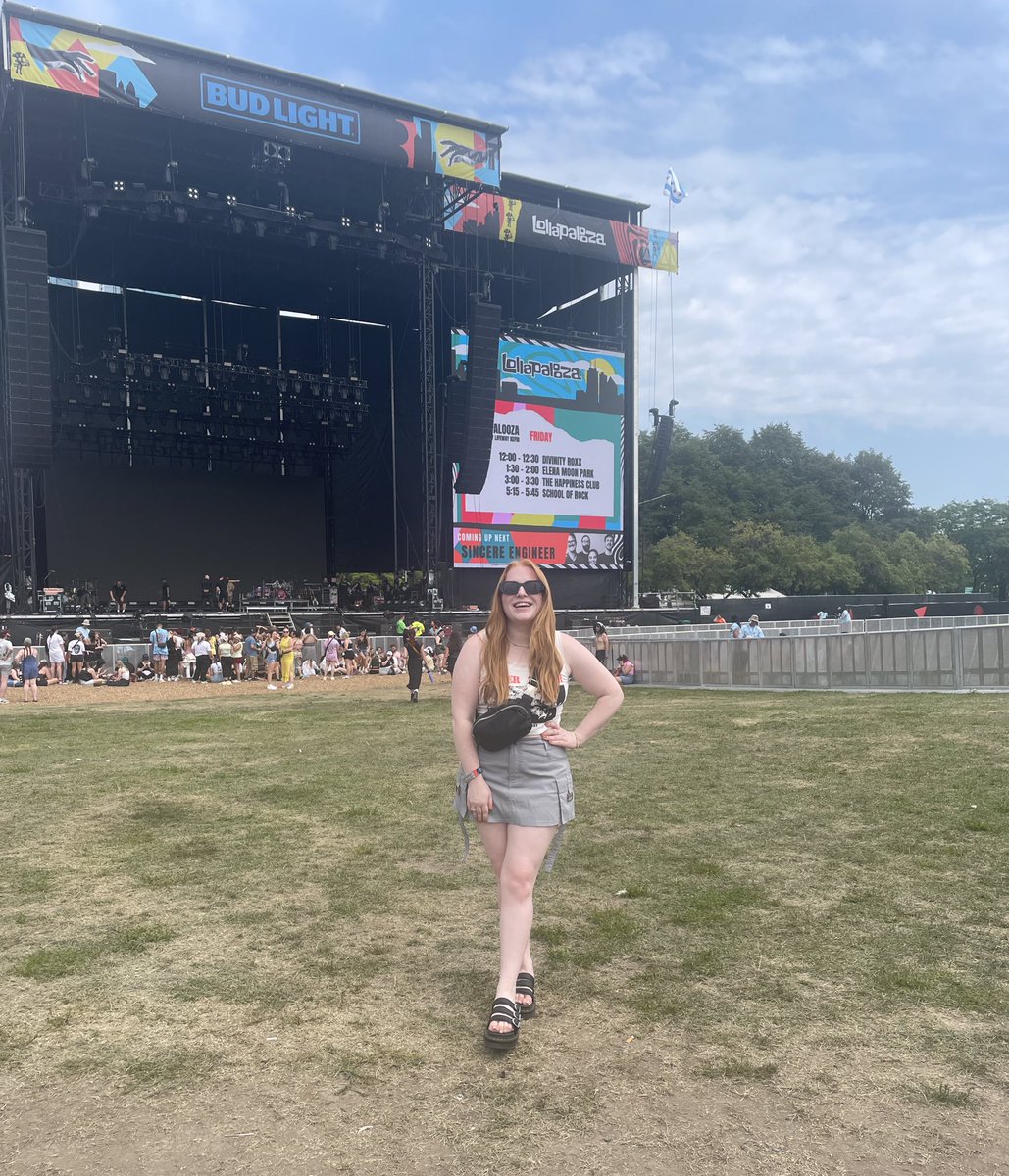 theaddieporter's tweet photo. Long day, but it was worth it. #The1975 #lollapalooza https://t.co/WEbJ5avvHO