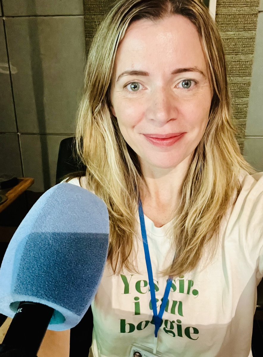 The rain, the rain! Getting from my house to the car to the studio was biblical. But I'm here now, live from studio 6 from 6am today, sitting in for @Lillylatelee on Rising Time, and playing musical gems for two lovely hours. Hope you can join me❤️ @RTERadio1