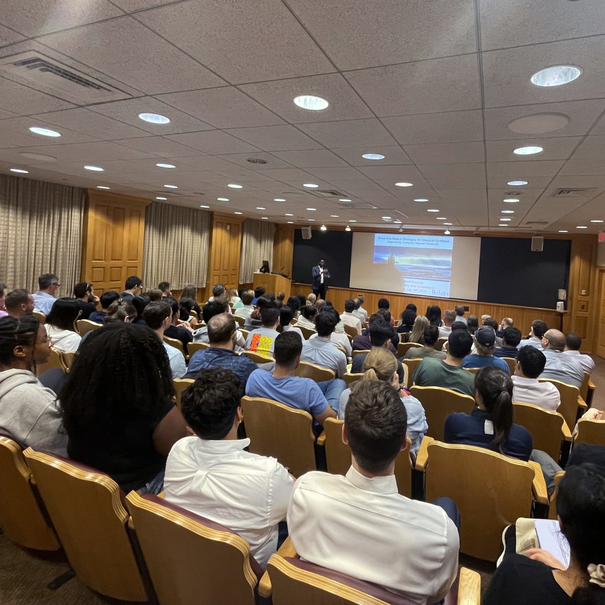 GSKUS's tweet photo. Thank you @PennChemistry for joining the 2nd @Penn + GSK Symposium! And, Prof. Sarpong who spoke about complex molecule total synthesis.
GSK Scientists, Doug Fuerst & Janelle Steves discussed #drugdiscovery, #predictivechemistry & where a career in #chemistry can take you.