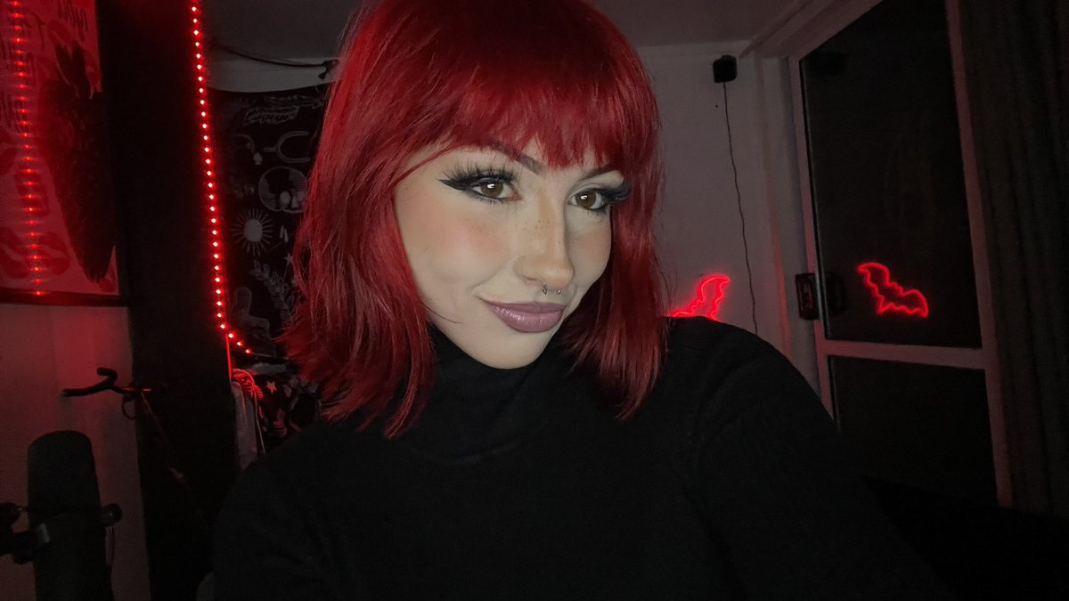 vana 🦇 tweet media