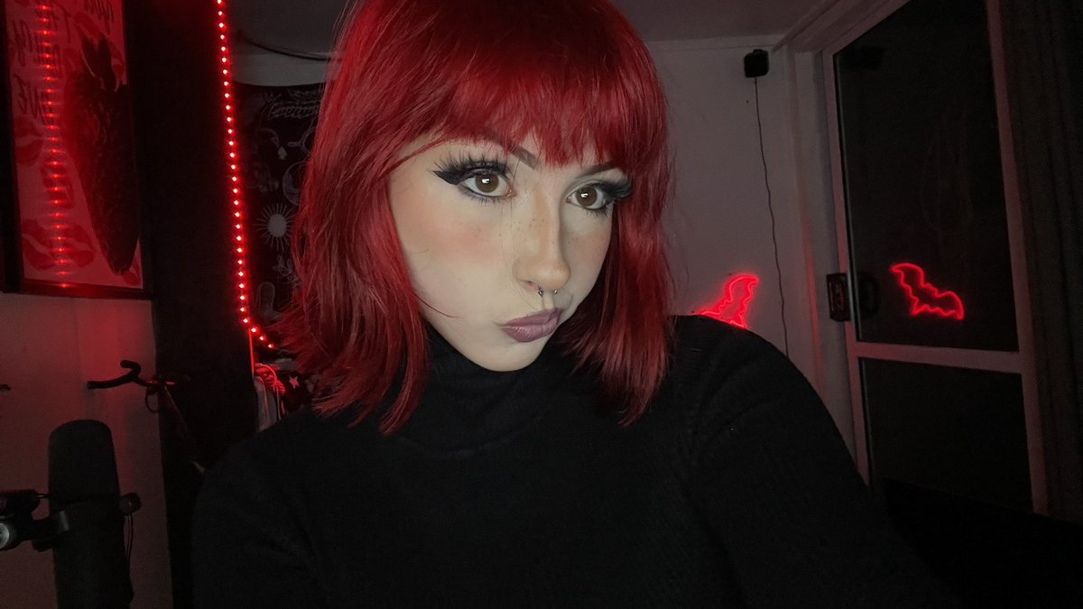 vana 🦇 tweet media
