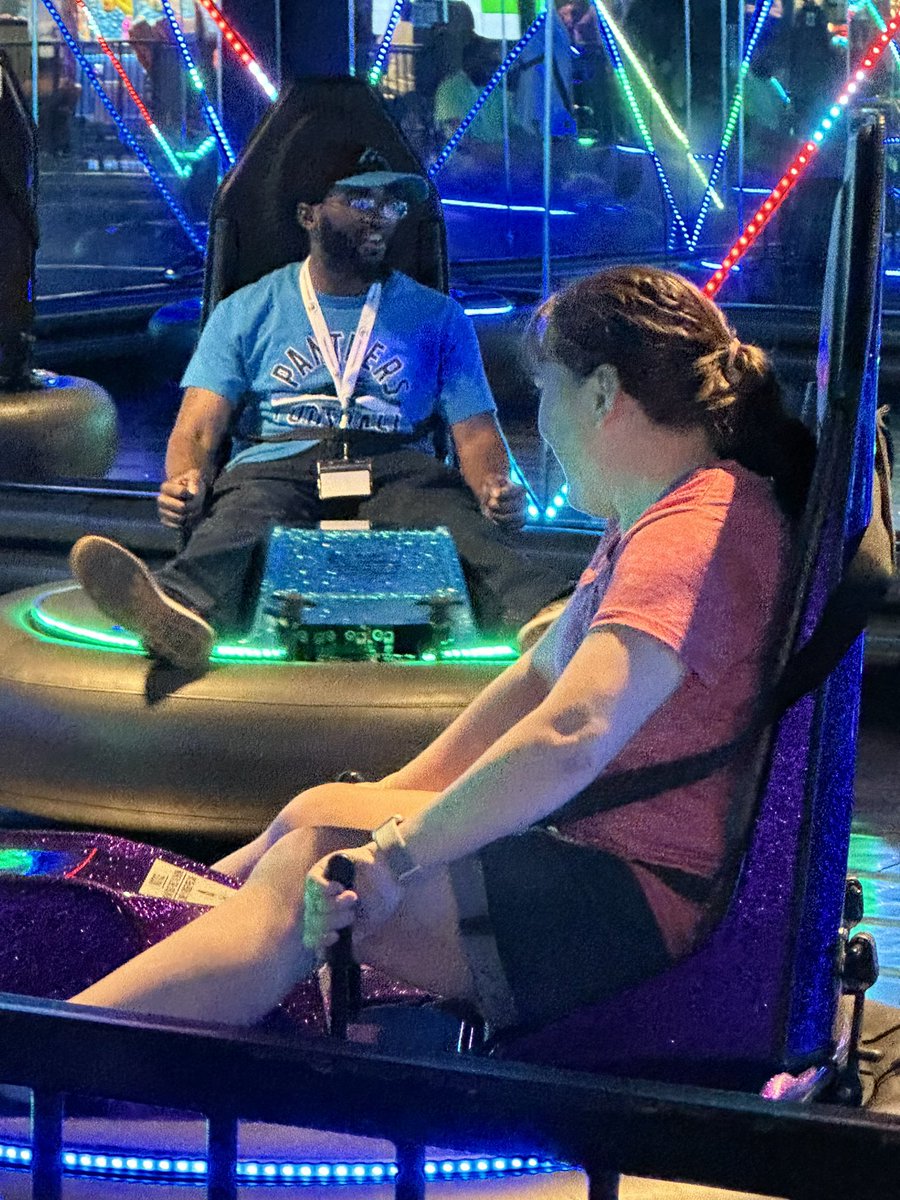 EyeRetreat's tweet photo. Day 7:   Today we put our skills to the test.  We arranged our own transportation off campus.  We advocated for ourselves at area businesses.  We visited the mall, a bowling alley and arcade. https://t.co/wuiHl28j6S