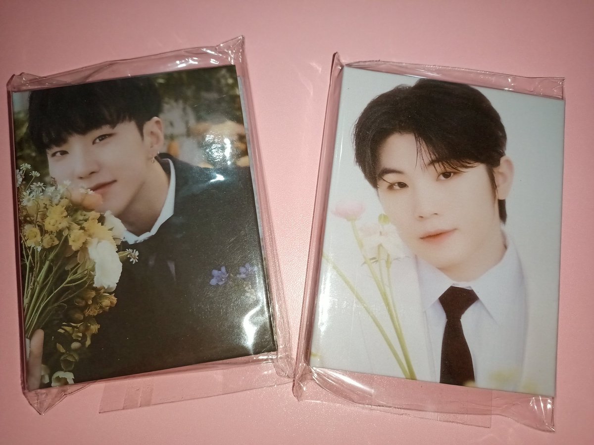 biguanidez's tweet photo. 🛒wts

100k all
(- booklet)

🙏Takeall only
❌Excl adm 3.2%
⭕Overseas buyer (i have intl sh0pee)
💌Claim by DM
🏡Jogja

t. wts lfb hoshi woozi carver fml bunga carat version binder my filo thai chn ina 세븐틴 호시 포카 양도 https://t.co/I3Hu5sDQoj