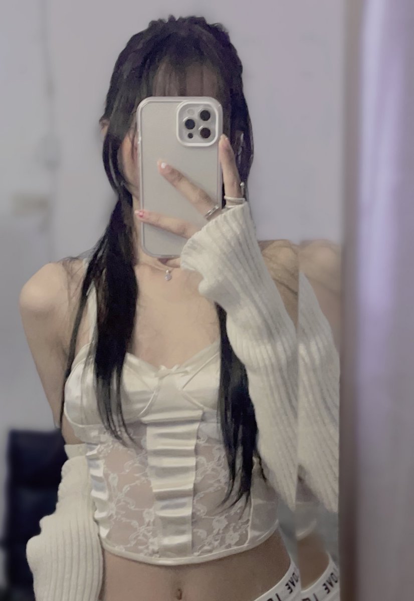 llthvalo's tweet photo. Haii 
https://t.co/fBY26utzjW https://t.co/6OERedwv64
