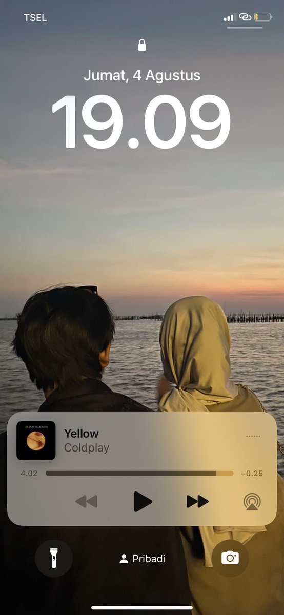 BrissyaT's tweet photo. ternyata pacaran sama temen sendiri itu asikk juga xixi https://t.co/UFDVhJc4yJ