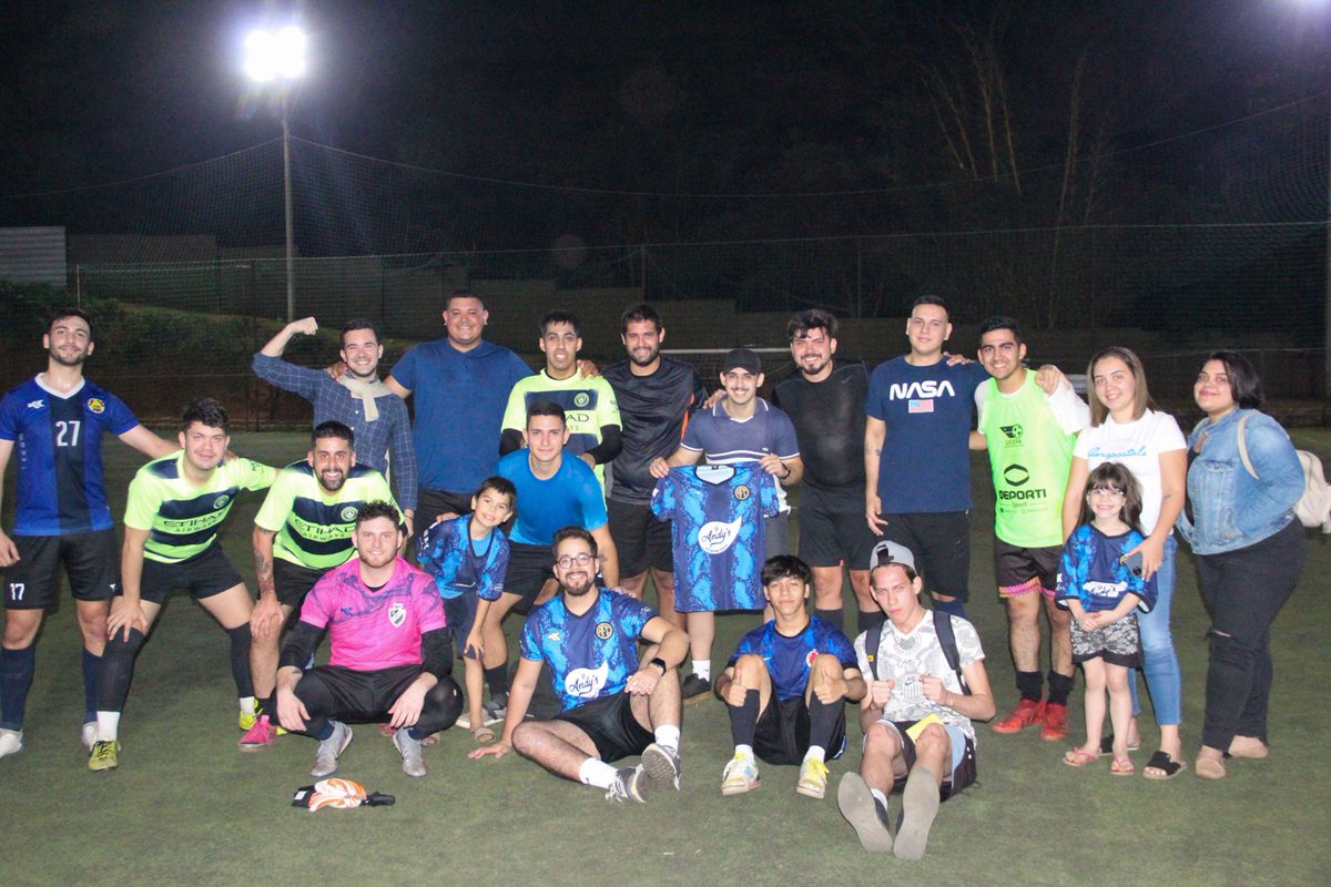 royalfcok's tweet photo. #VamosRoyal 🔵⚫
#MásTres
#ModoRoyal https://t.co/6rCYlKn9Dp