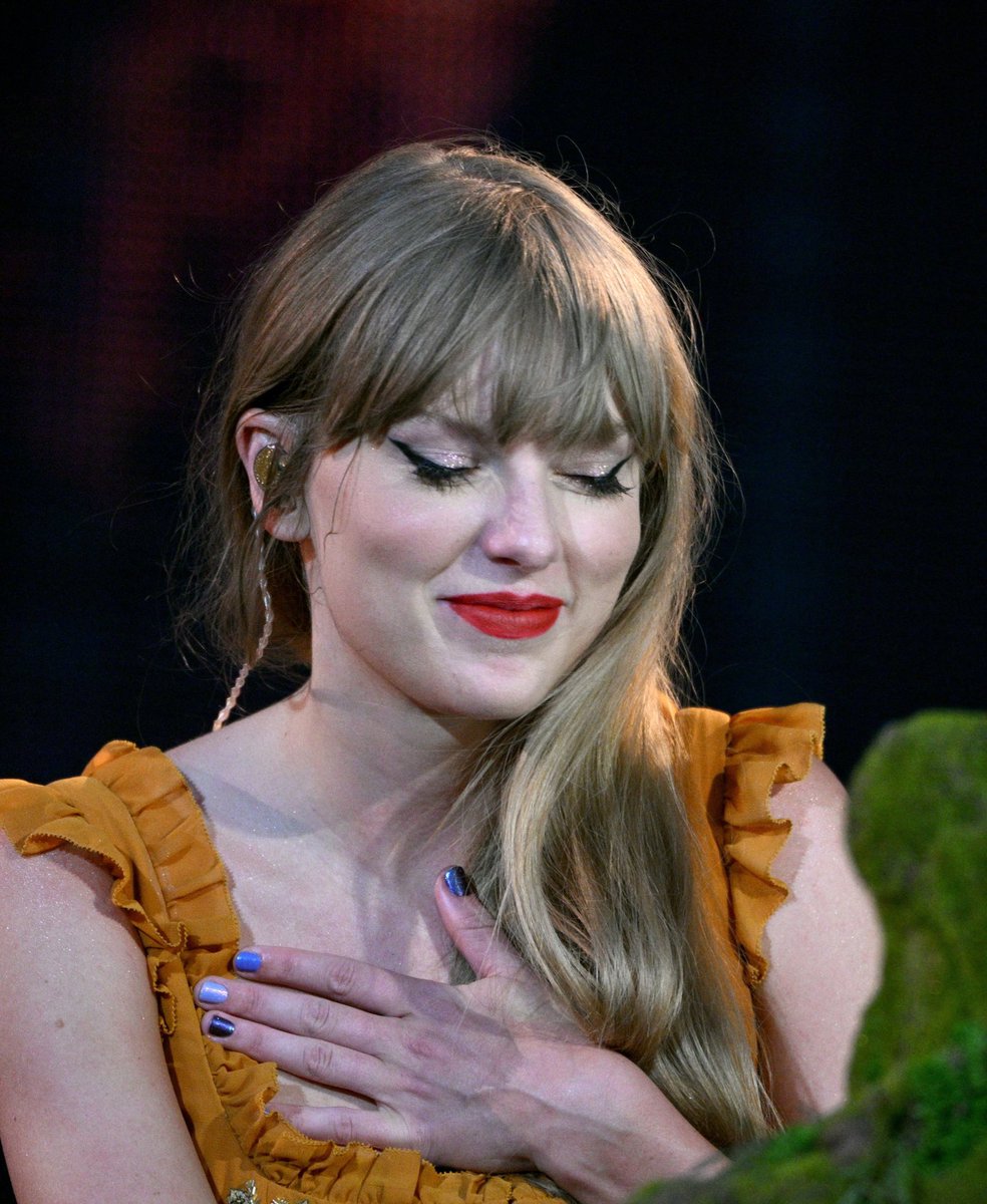 blessedswifty's tweet photo. 💬 | @TaylorSwift13 on “The Eras Tour”:

— “This has been the most incredible experience of life, hands down, nothing else comes close.” https://t.co/DKTFaqO5R5