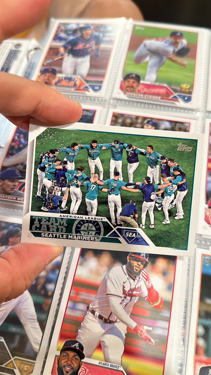 JKisunlee's tweet image. This is a pretty cool card. #Topps2023 @Mariners #SeaUsRise