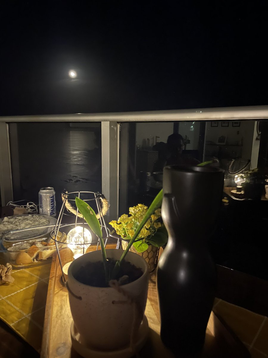 MalalaRG's tweet photo. Night with a view https://t.co/sDMxUQnxTh