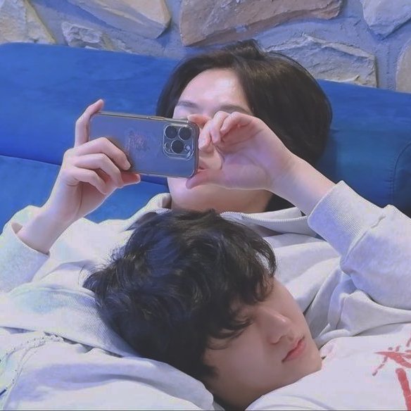 len VIO A SKZ Y ATEEZ 🇨🇱🇨🇱 tweet media