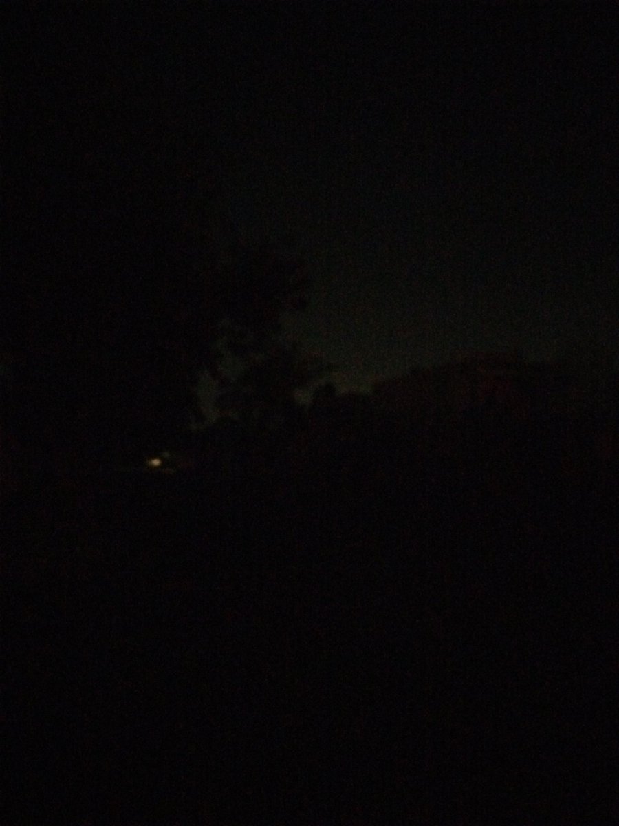 MarioPlacier's tweet photo. @CFEmx @CFE_Contigo seguimos sin luz en una parte de la colonia Camino Real, en @lapaz #BCS siguen los apagones @GobBCS ayúdenos. @forceps21 https://t.co/GBaGeRRU0D