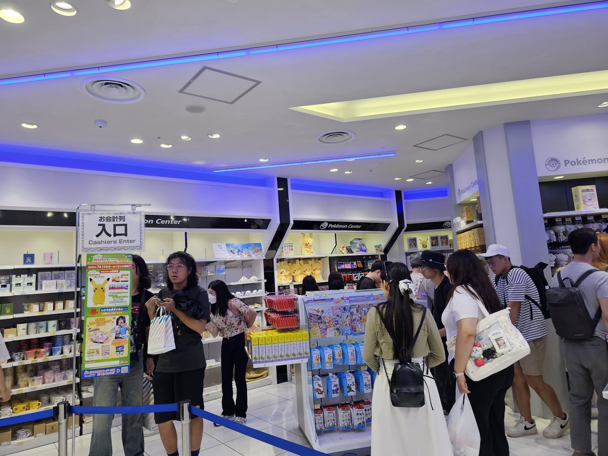 BirdPower13's tweet image. I just finished my park play day with 11 shinies, and I had the pleasure of playing with friends and meeting new ones! I can't wait to play the city portion, but first, it's time to cool off for a bit! I also had the pleasure of going to Osaka Dx Pokémon center yesterday!