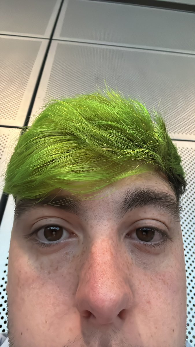 MBMplays64's tweet photo. Here we go again back to Manchester airport https://t.co/0WQNJWVDLg