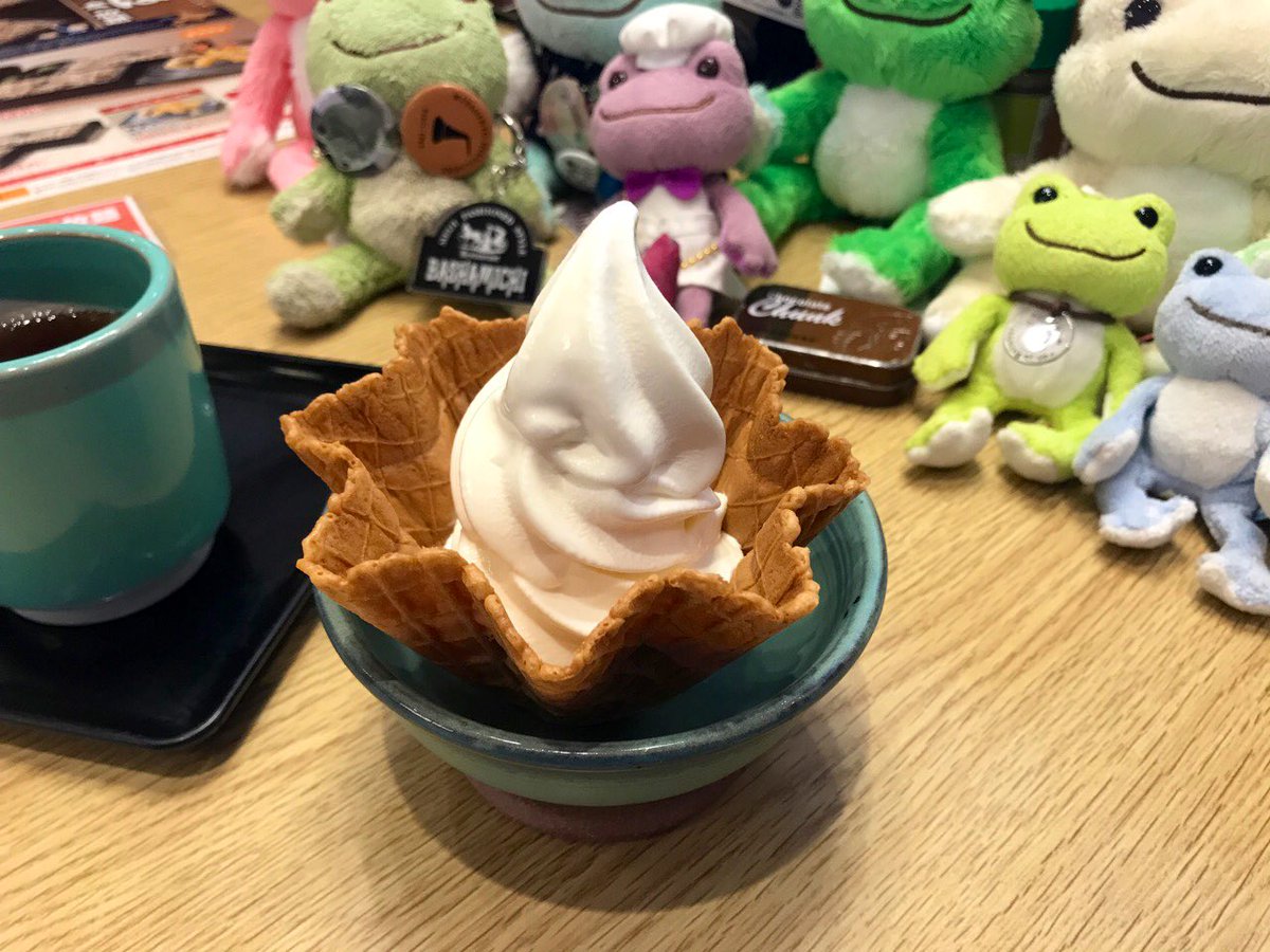 pickles_my_life's tweet photo. シメのお口直しに「北海道牛乳ソフト🍦」と「ホットコーヒー☕️」を…😌
#とんでん
#tonden
#かえるのピクルス
#pickles_the_frog https://t.co/8Uaessozxs