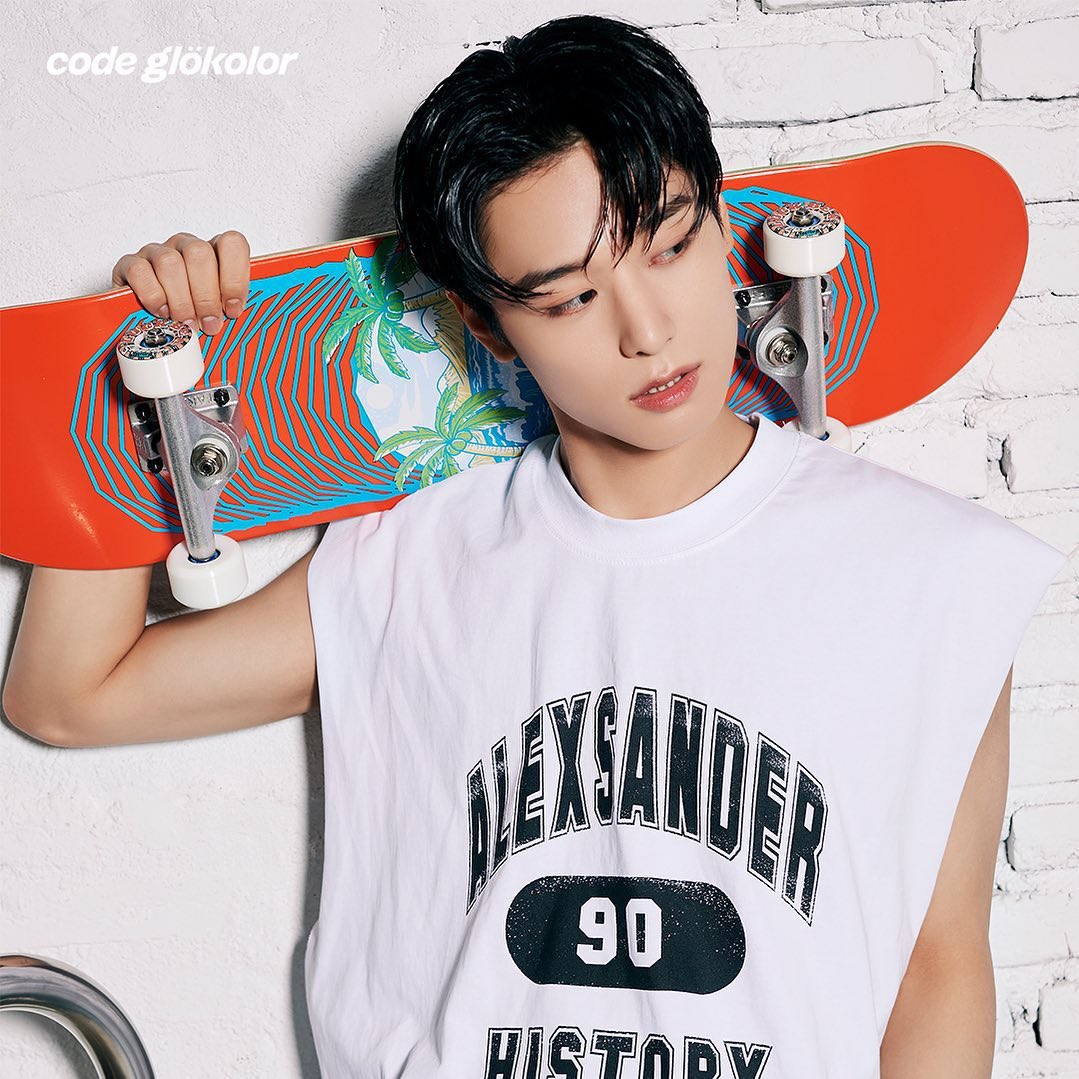 Unveiling unmatched elegance: Introducing Juyeon's exquisite style with Code Glokolor!