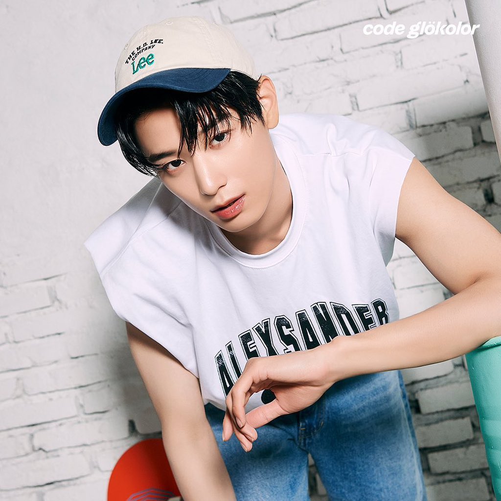 Get ready to be inspired, to be captivated, and to be swept away by Juyeon's skateboarding escapade. Follow us on this electrifying journey as we celebrate the fusion of music and fashion. Stay tuned for more iconic collaborations!