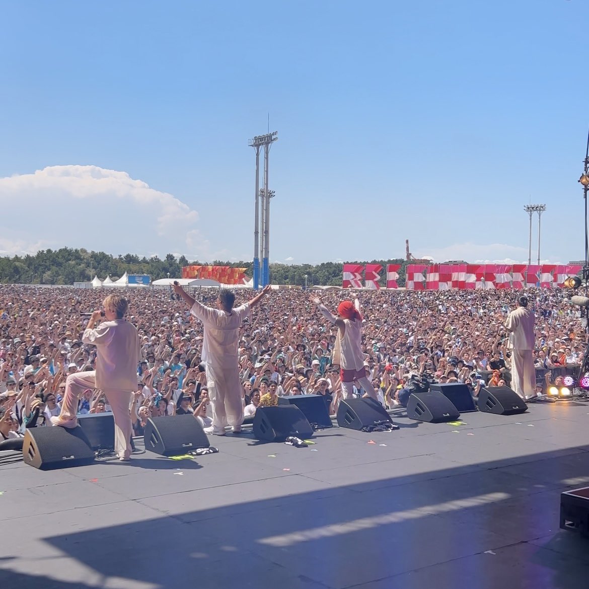134r_official's tweet photo. ━━━━━━━━━━
ROCK IN JAPAN FESTIVAL 2023
🗓️本日8月5日(土)
🚩千葉市蘇我スポーツ公園
━━━━━━━━━━

HILLSIDE STAGE出演！
最高の景色をありがとうございました！！

【グッズ販売】
9:00~19:15 ※売切次第終了
https://t.co/VbLMptfBM4

#RIJF2023
#湘南乃風二十周年 https://t.co/WJcxaQgoSL
