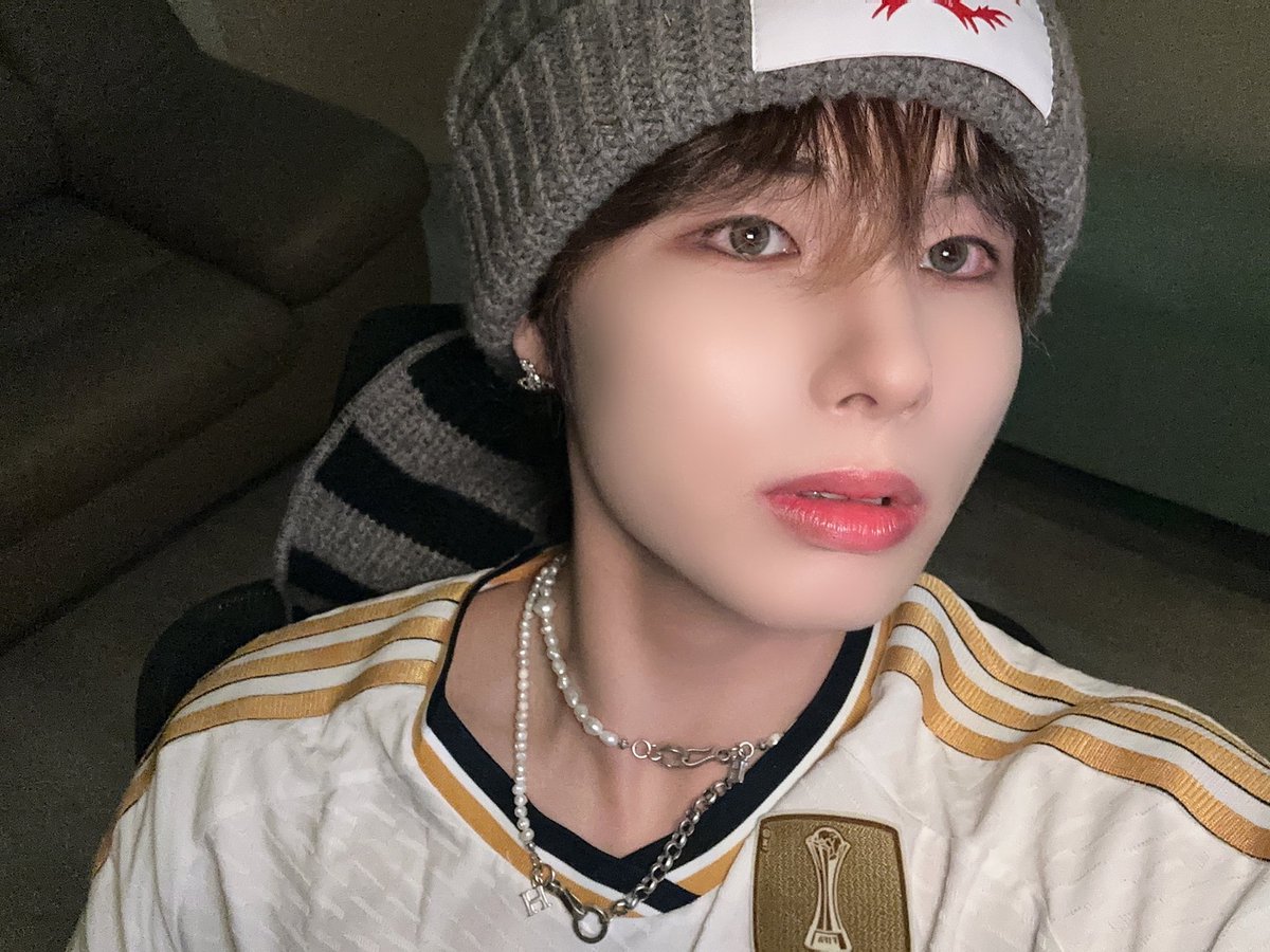 ELASTofficial's tweet photo. 팬미팅 아주 다양하게 열심히 준비 중!!
새로운 모습을 많이 볼 수 있을 거예욤 ♥
26일날 많이 많이 와주세용 링이들🕺🏻🥰
⠀
#엘라스트 #ELAST #원혁 #WONHYUK https://t.co/icQDfvE9wL